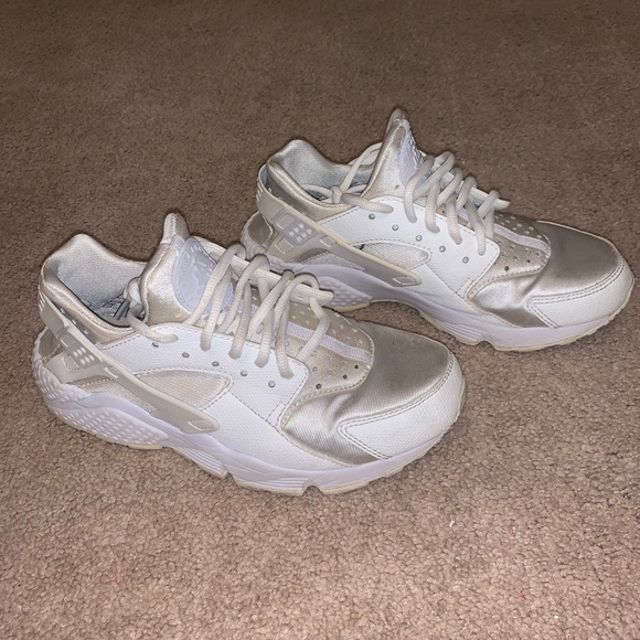 nike white huarache womens